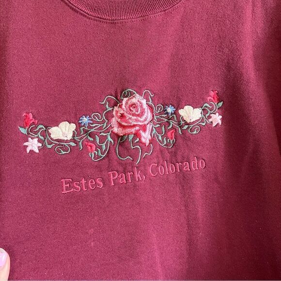 ✨Jerzees Maroon Estes Park Colorado Floral Embroidered Crewneck Sweatshirt Large - Picture 3 of 10